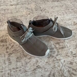 UGG Willow Gray Knit Slip On Sneakers Athletic Shoes Size 6.5